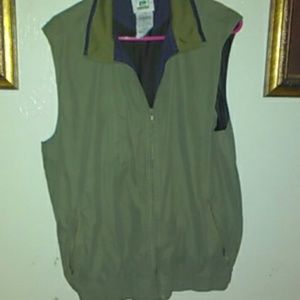 Golfers wind breaker vest
